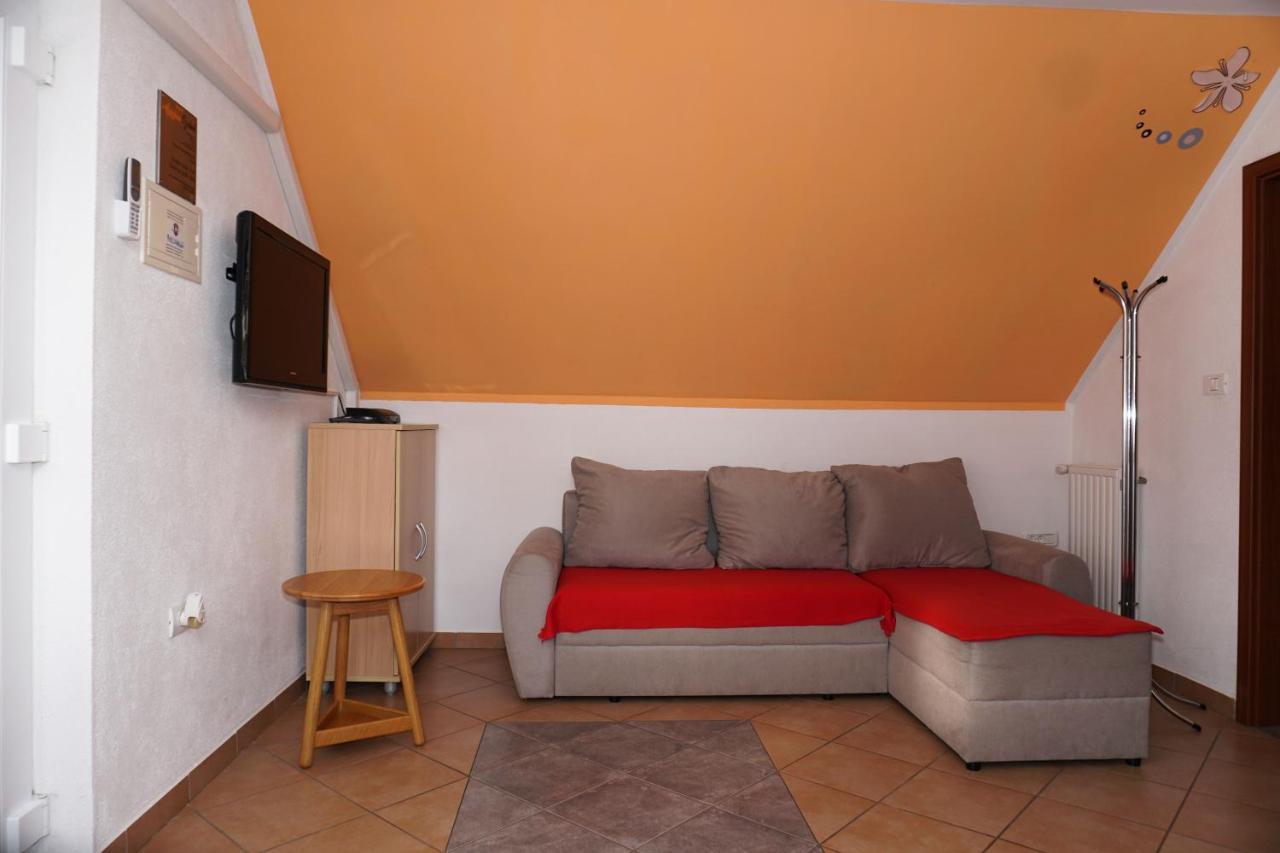 Apartment Ozebek Cerkno Luaran gambar