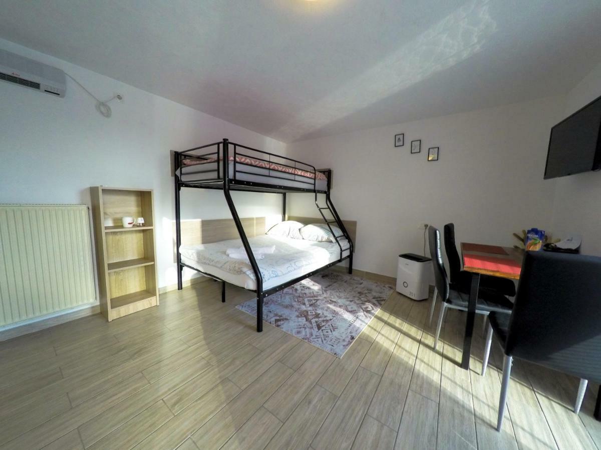 Apartment Ozebek Cerkno Luaran gambar